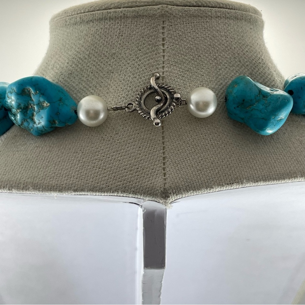 Stunning Unsigned Chunky Faux Turquoise Dyed Howlite Heavy Statement Necklace - Picture 5 of 6